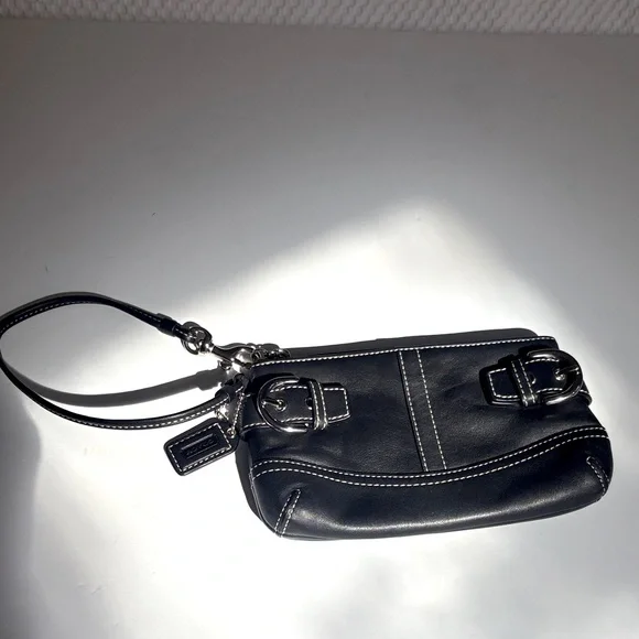 Y2K Vintage Coach Wristlet -Excellent Condition! - Picture 2 of 4